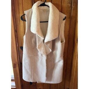 CHICOS Cream Faux Lined  Chic Vest Suede Like Open Front Layering woman's size 1